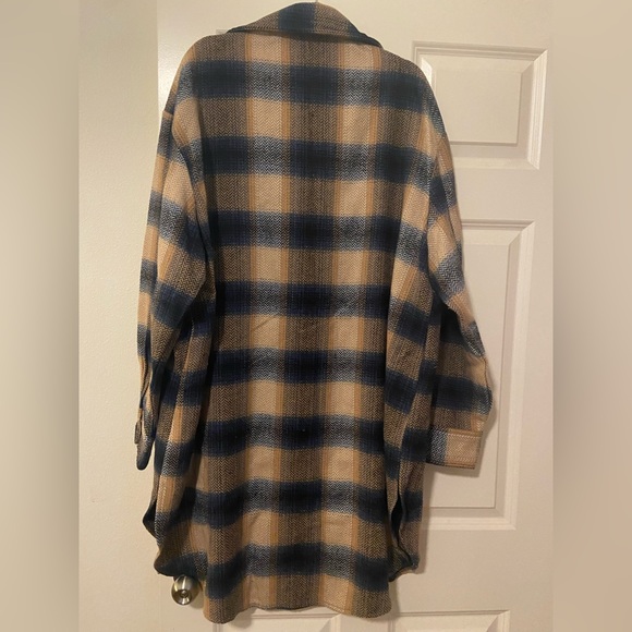 Shein Plaid Shacket - Picture 4 of 4